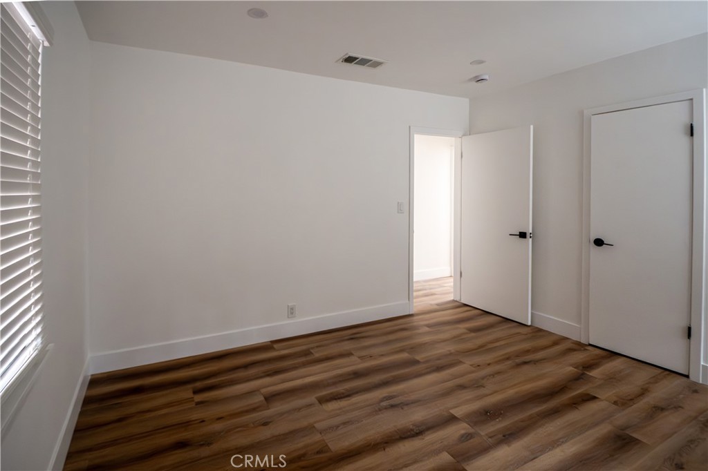 https://media.crmls.org/medias/488ee87d-2669-43b6-a39a-209e0d96175e.jpg?preset=X-Large