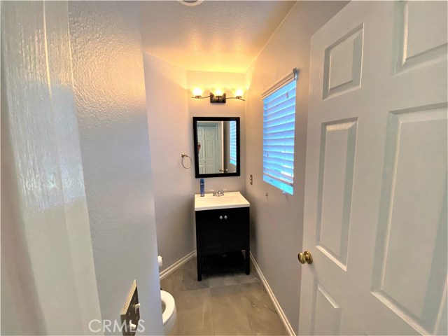 Detail Gallery Image 19 of 45 For 934 Primrose Ln, Corona,  CA 92878 - 4 Beds | 2/1 Baths