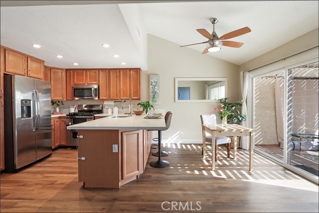 21055 Avenida Magnifica, Lake Forest CA: https://media.crmls.org/medias/4890fb03-fee2-4f7a-a9aa-31945498fac1.jpg