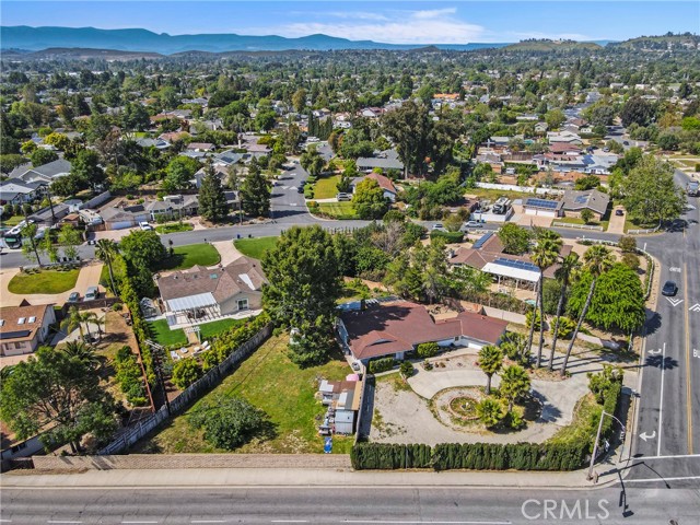 Detail Gallery Image 4 of 13 For 1633 Montgomery Rd, Thousand Oaks,  CA 91360 - 4 Beds | 3 Baths