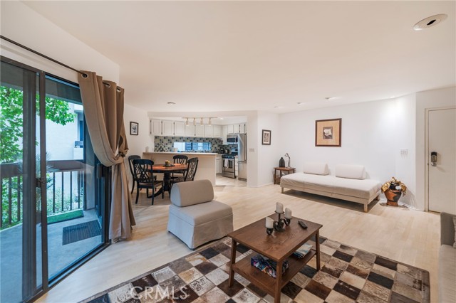 Detail Gallery Image 4 of 24 For 950 N Kings Rd #245,  West Hollywood,  CA 90069 - 1 Beds | 1 Baths