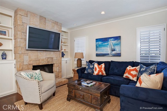 Detail Gallery Image 7 of 26 For 441 Carnation Ave, Corona Del Mar,  CA 92625 - 3 Beds | 2/1 Baths