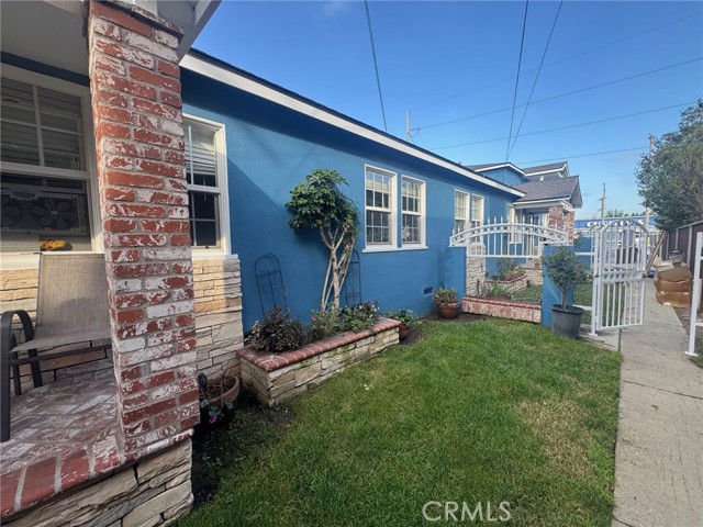 Detail Gallery Image 8 of 9 For 5126 W El Segundo Bld, Hawthorne,  CA 90250 - – Beds | – Baths