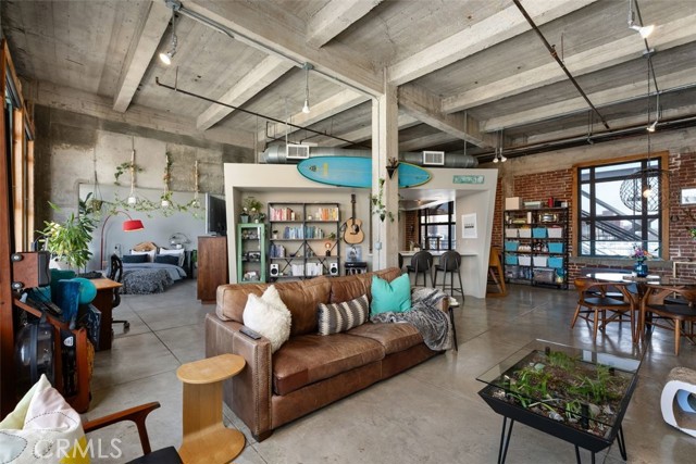 100 W 5th Street, Long Beach CA: https://media.crmls.org/medias/4894c4f9-8b47-42d5-afd5-94e936394eff.jpg
