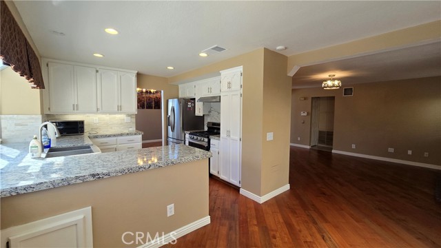 Detail Gallery Image 11 of 26 For 2192 Hedgerow Ln, Chino Hills,  CA 91709 - 3 Beds | 2/1 Baths