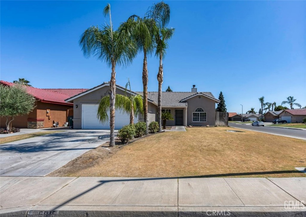 5915 Twin Lakes Drive