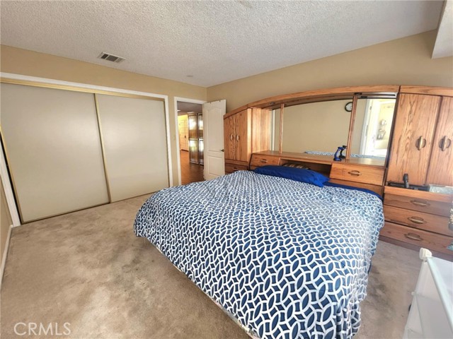 450 Fairway Drive, Palmdale CA: https://media.crmls.org/medias/489677f6-560c-47a5-a69d-d8d1dd3250ba.jpg