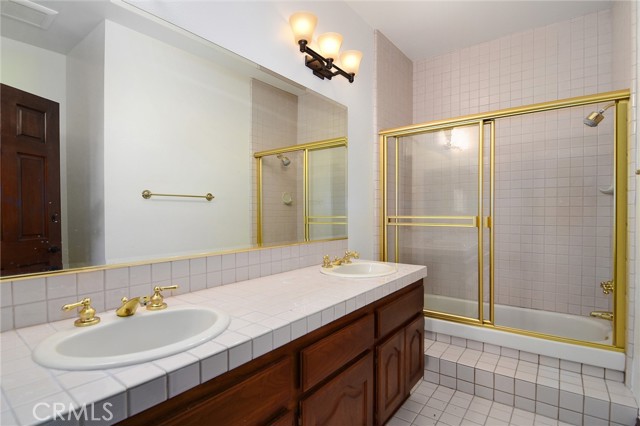 29423 Bertrand photo 25