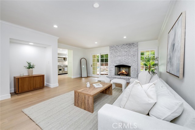 20516 Germain Street, Chatsworth CA: https://media.crmls.org/medias/4896a5cc-8b55-477c-9eb3-faea376438b6.jpg