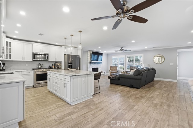 Detail Gallery Image 6 of 30 For 19833 Blythe, Winnetka,  CA 91306 - 3 Beds | 2 Baths