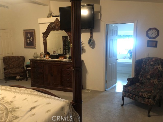 42850 Hill Top Drive, Banning CA: https://media.crmls.org/medias/4896edc4-2a4f-414a-8ec8-6c39d2b89cde.jpg
