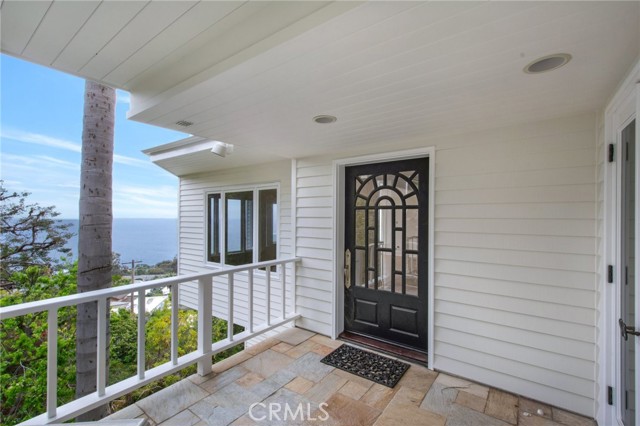 Detail Gallery Image 3 of 48 For 2163 Crestview Dr, Laguna Beach,  CA 92651 - 3 Beds | 2/1 Baths