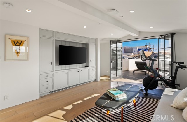 1703 E Ocean Boulevard, Newport Beach CA: https://media.crmls.org/medias/489858e6-1963-45ba-ae31-1a1e5ad5452c.jpg