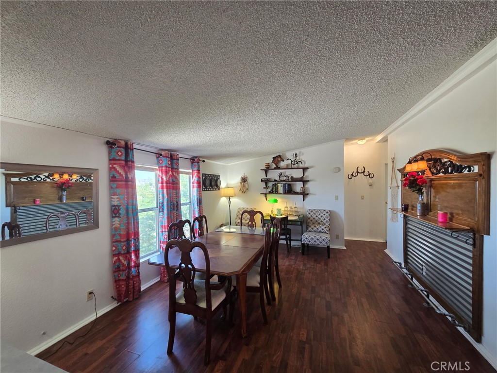 https://media.crmls.org/medias/48991fbd-4d0e-4ef9-8b65-bb4344caa7c9.jpg?preset=X-Large