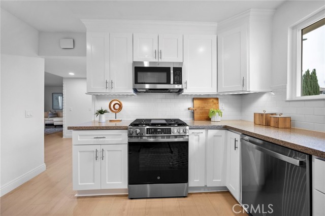 644 Kenoak Drive, Placentia CA: https://media.crmls.org/medias/489925c7-909b-4d89-8d88-dc76f2b37c90.jpg