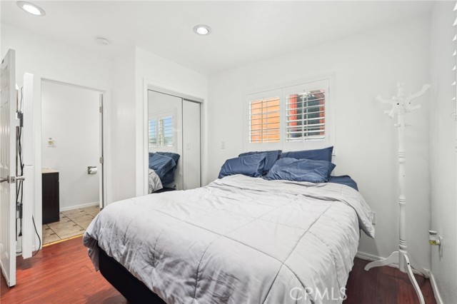 10240 Atlantic Avenue, South Gate CA: https://media.crmls.org/medias/4899791e-1fc6-41d0-b5d5-f051e4e018a3.jpg