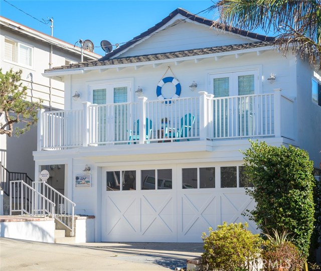 Detail Gallery Image 2 of 27 For 524 13th St, Manhattan Beach,  CA 90266 - 4 Beds | 3 Baths