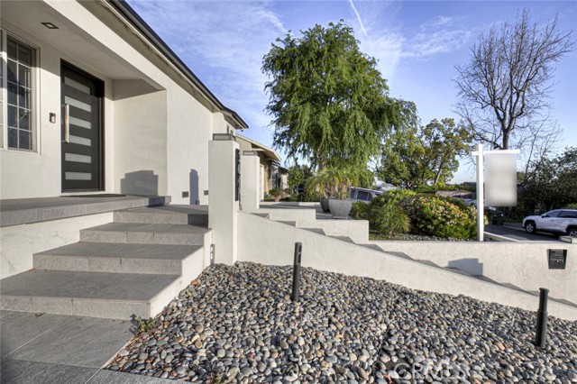 Detail Gallery Image 3 of 44 For 3041 Alabama, La Crescenta,  CA 91214 - 3 Beds | 2 Baths