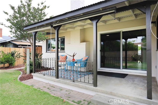 321 S Beachy Place, Anaheim CA: https://media.crmls.org/medias/489b8c79-d6a9-42ba-9da5-f7bf4cd389ae.jpg