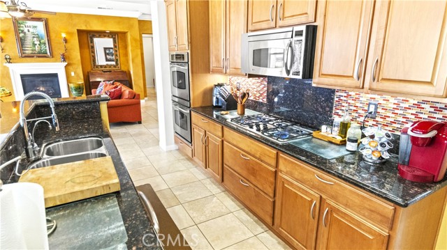 Detail Gallery Image 14 of 68 For 923 Union, Cherry Valley,  CA 92223 - 4 Beds | 3/1 Baths