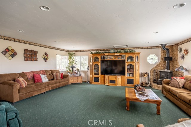 Detail Gallery Image 19 of 45 For 2196 Mariposa Ln, Big Bear City,  CA 92314 - 4 Beds | 2/1 Baths