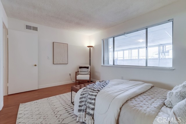 Detail Gallery Image 23 of 66 For 26832 Avenue of the Oaks #D,  Newhall,  CA 91321 - 2 Beds | 2 Baths