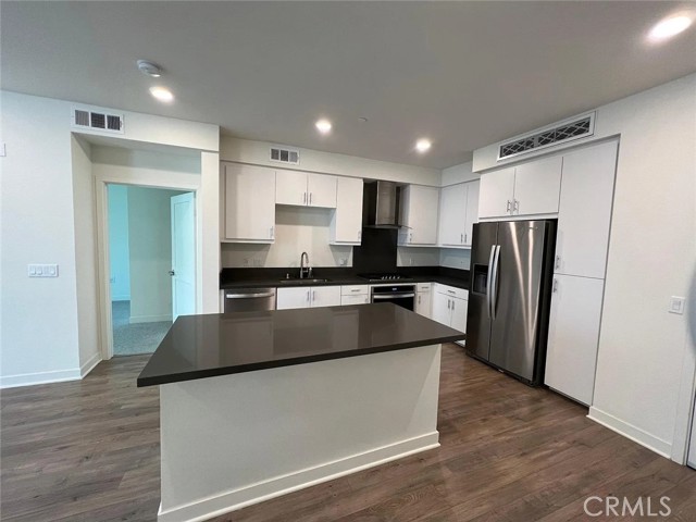 2404 Nolita, Irvine CA: https://media.crmls.org/medias/489e6cda-7a15-40de-8dc6-a5d3e8fb7218.jpg