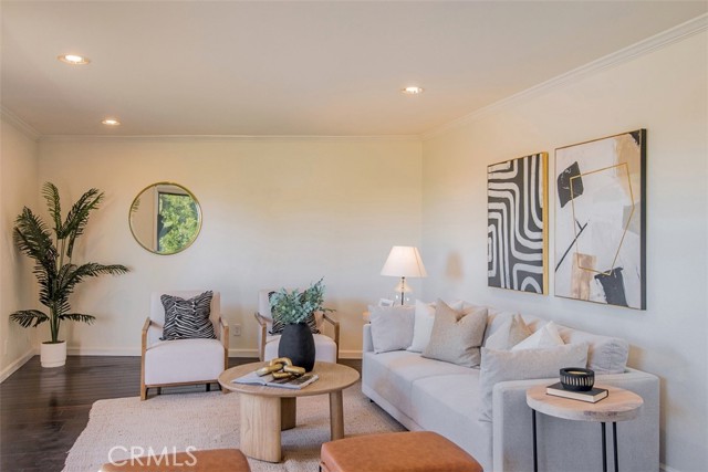 Detail Gallery Image 7 of 36 For 8400 De Longpre Ave #215,  West Hollywood,  CA 90069 - 2 Beds | 2 Baths