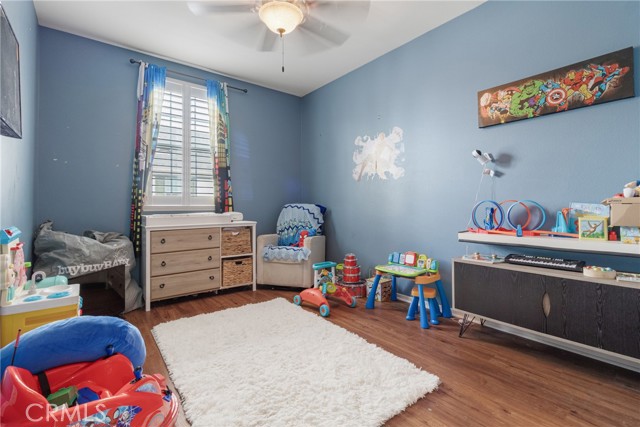 24120 Victoria Ln, Valencia CA: https://media.crmls.org/medias/489f2c5e-15b3-48bc-980e-5958cb1b744e.jpg