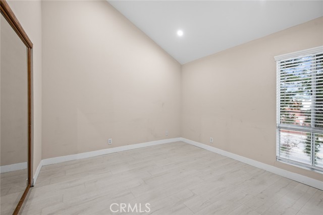 Detail Gallery Image 12 of 23 For 9901 Independence Ave #D,  Chatsworth,  CA 91311 - 2 Beds | 2 Baths