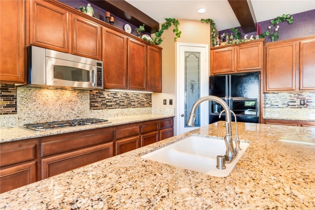 36235 Bay Hill Drive, Beaumont CA: https://media.crmls.org/medias/48a054c8-49a7-4a00-8909-a60106e7504d.jpg