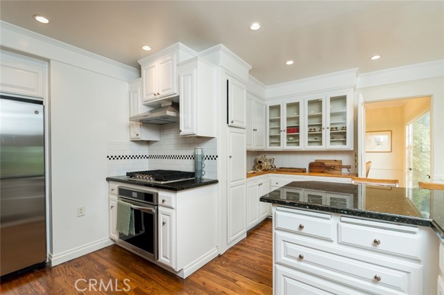 Detail Gallery Image 13 of 34 For 3554 Yorkshire Rd, Pasadena,  CA 91107 - 2 Beds | 2 Baths