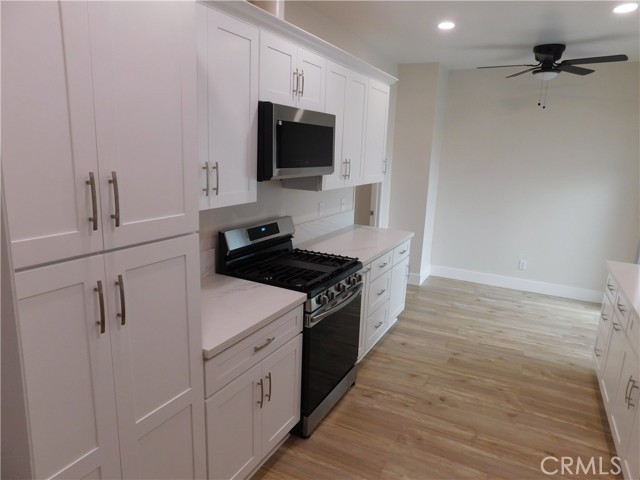 Image 6 of 21 For 910 Sheridan