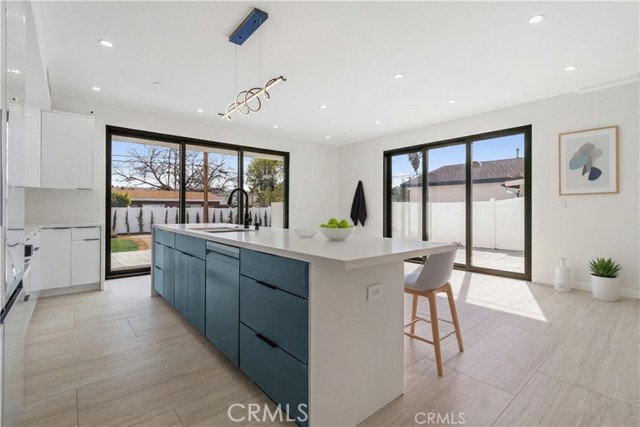 6830 N Lubao Avenue, Winnetka CA: https://media.crmls.org/medias/48a1abc4-3360-4650-a083-cfa72ec31a3f.jpg
