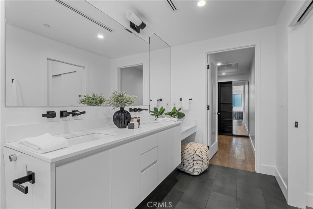 MLS #SB25034214 img 24