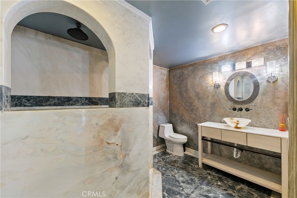 https://media.crmls.org/medias/48a2327b-e6c3-4e04-854c-ef16b347aa96.jpg?preset=X-Large