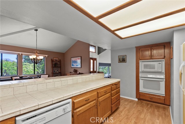 1555 Cordova Drive, San Luis Obispo CA: https://media.crmls.org/medias/48a2d337-7c26-43c3-9ee7-2bd7268ef27d.jpg