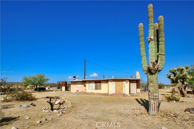 Detail Gallery Image 2 of 45 For 62105 Moon Dr, Joshua Tree,  CA 92252 - 1 Beds | 2 Baths