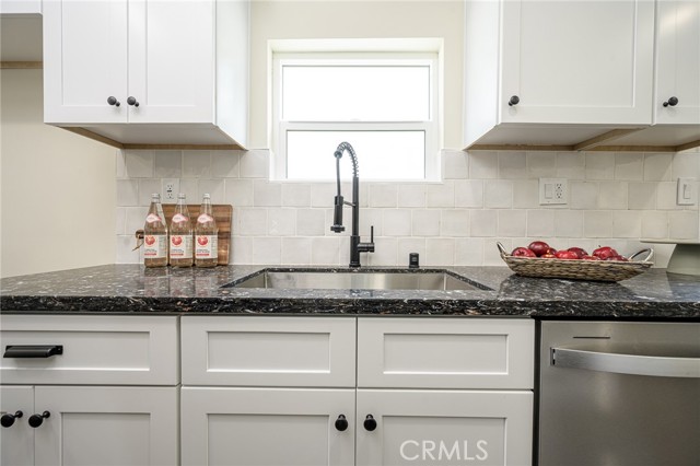 4548 Jade Street, Los Angeles CA: https://media.crmls.org/medias/48a5fb02-8a26-4aad-8b1f-c3109aebbd09.jpg