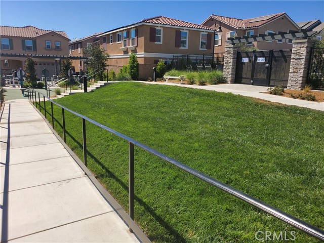 15168 Ridge Lane, Fontana, California 92336, 3 Bedrooms Bedrooms, ,2 BathroomsBathrooms,Condominium,For Sale,Ridge,CV24232061