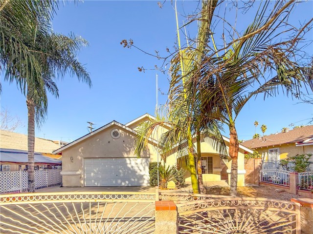 Detail Gallery Image 3 of 33 For 823 E 3rd St, Pomona,  CA 91766 - 4 Beds | 2 Baths