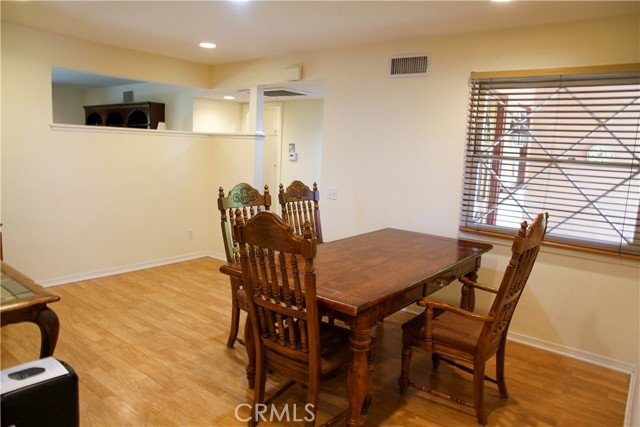 Detail Gallery Image 17 of 61 For 18543 Chatsworth St, Northridge,  CA 91326 - 5 Beds | 2/1 Baths