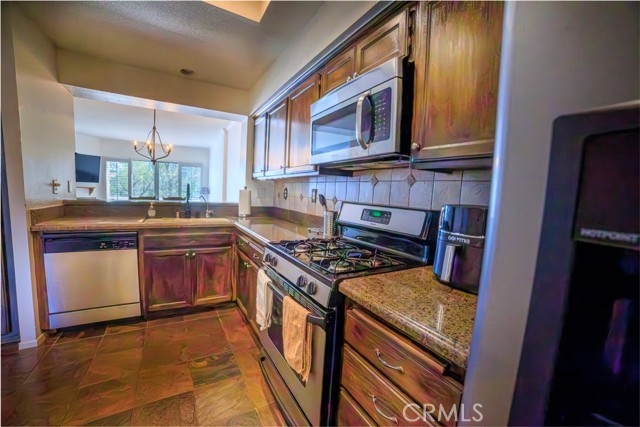 Detail Gallery Image 2 of 8 For 24514 Mcbean #52,  Valencia,  CA 91355 - 2 Beds | 3 Baths