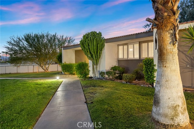 2521 N Whitewater Club Dr, Residence D, Palm Springs, CA 92262