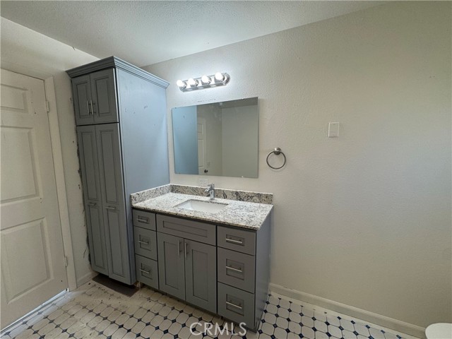 Detail Gallery Image 4 of 24 For 6475 Stover, Riverside,  CA 92505 - 4 Beds | 2 Baths