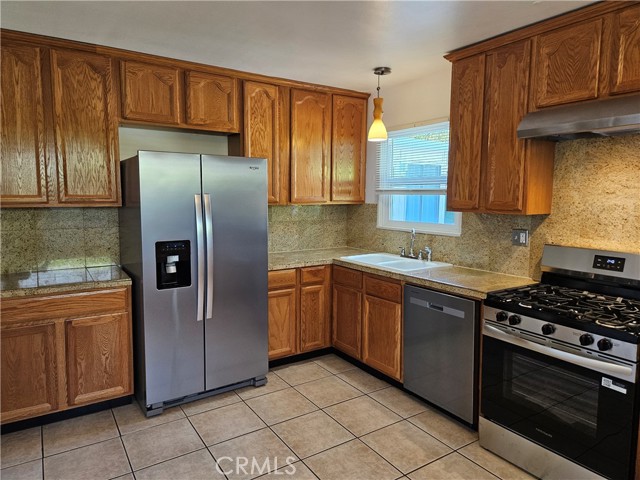 Detail Gallery Image 9 of 39 For 18237 Valley Vista Bld, Tarzana,  CA 91356 - 2 Beds | 1 Baths