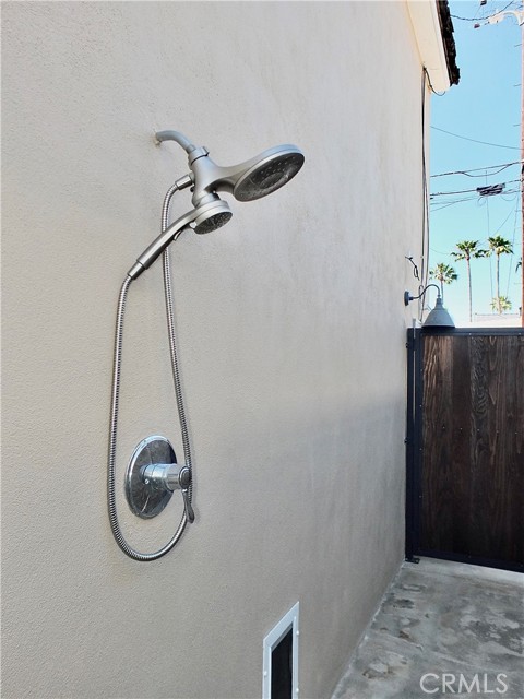 Detail Gallery Image 70 of 71 For 89 Rivo Alto Canal, Long Beach,  CA 90803 - 5 Beds | 3/1 Baths