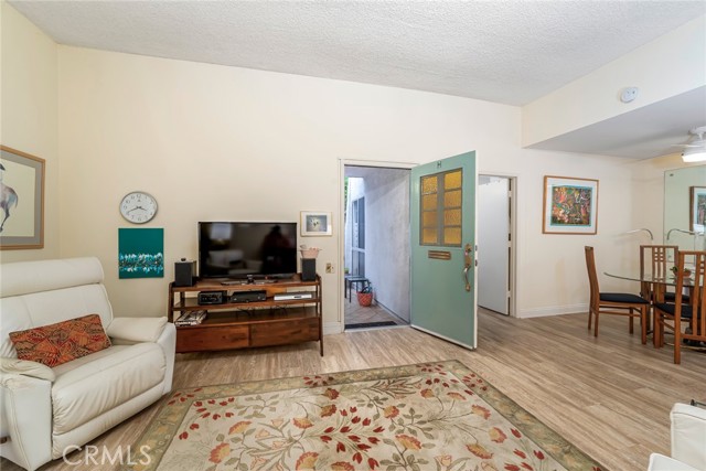 Detail Gallery Image 7 of 60 For 2220 E via Mariposa East #H,  Laguna Woods,  CA 92637 - 2 Beds | 1 Baths