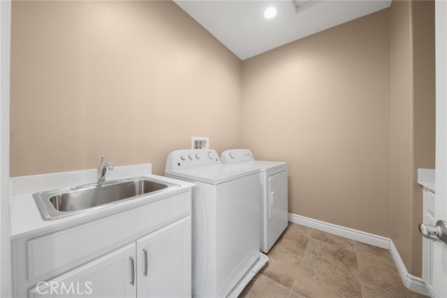 119 Cordial, Irvine CA: https://media.crmls.org/medias/48a8f75a-791b-4597-affc-f28c731239c4.jpg