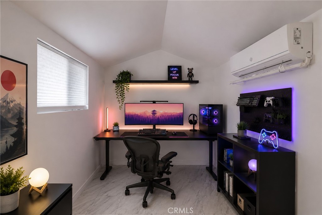 https://media.crmls.org/medias/48a8f98f-b342-4e84-acf5-e90715ed3e78.jpg?preset=X-Large